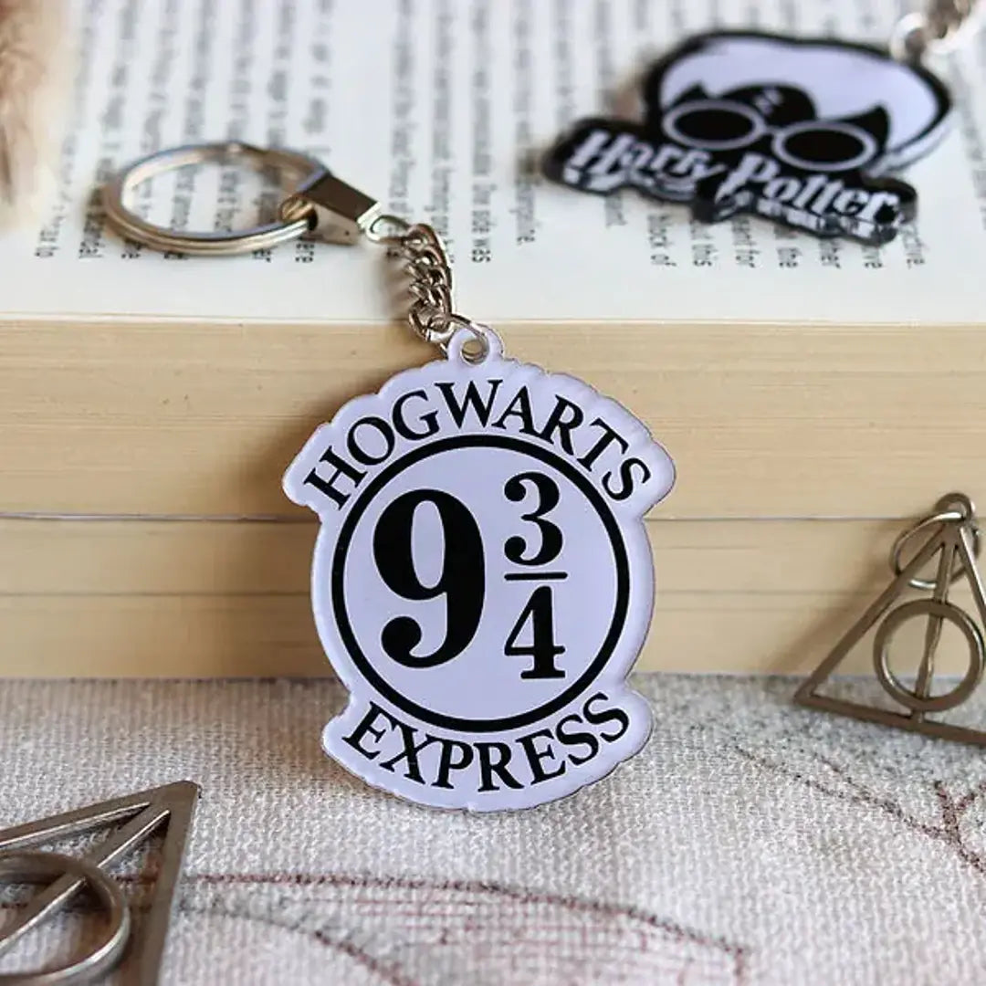 Hogwarts: Acrylic Keychain